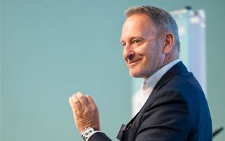 Pascal Böni hält Keynote Speech am Private Markets Forum 2024 der Finanz & Wirtschaft